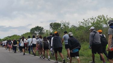 Jóvenes de toda la provincia llegan a Río Blanco para honrar a la Virgen.