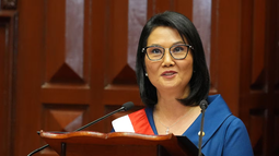 Keiko Fujimori asumió la presidencia de Perú con el desafío de garantizar gobernabilidad