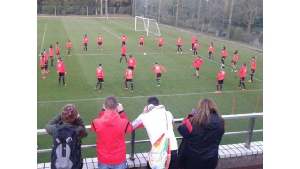 River entrena en Japón