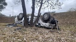 Impresionante vuelco de una camioneta en el ingreso a San Salvador de Jujuy