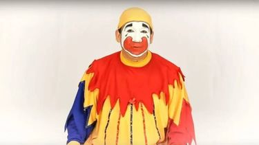 En LAM mostraron fotos de Piñón Fijo sin maquillaje
