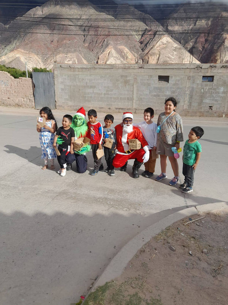 Solidaridad en Navidad de los Bomberos de Maimará. Solidaridad en Navidad de los Bomberos de Maimará.