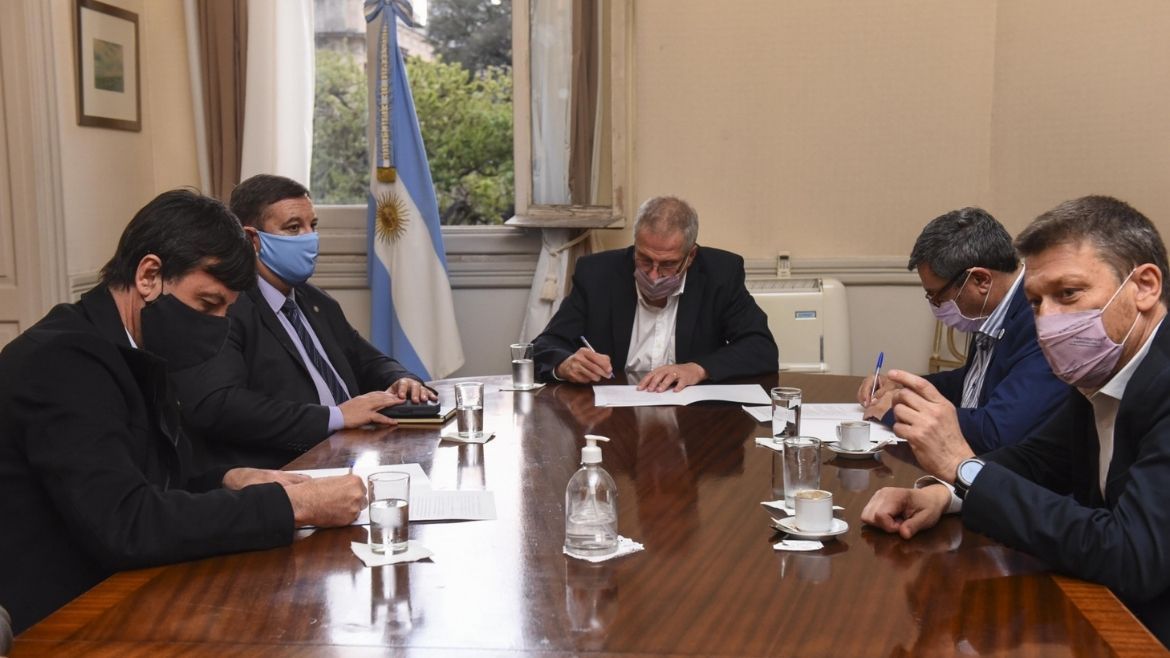 Convenio entre el Ministerio y las universidades para la presencialidad plena