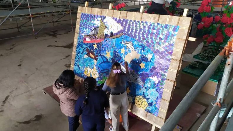 Exposición de carrozas: estiman casi 800 personas por hora