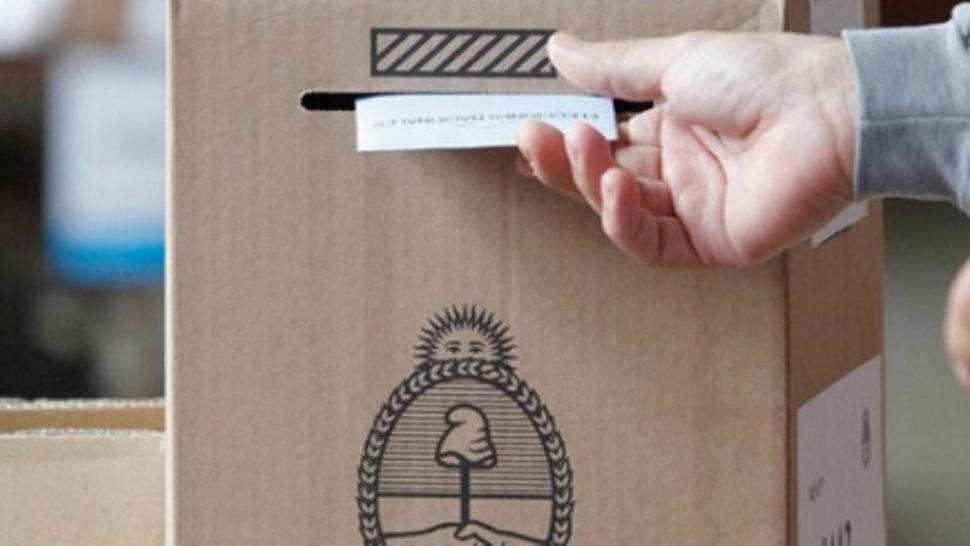 Declararon inconstitucional el voto por correo para argentinos en el exterior