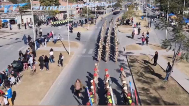 Éxodo Jujeño: Inició el desfile en Av. Forestal