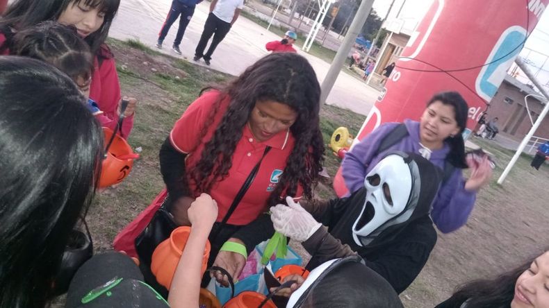 Halloween con Canal 4 y club Comercio.