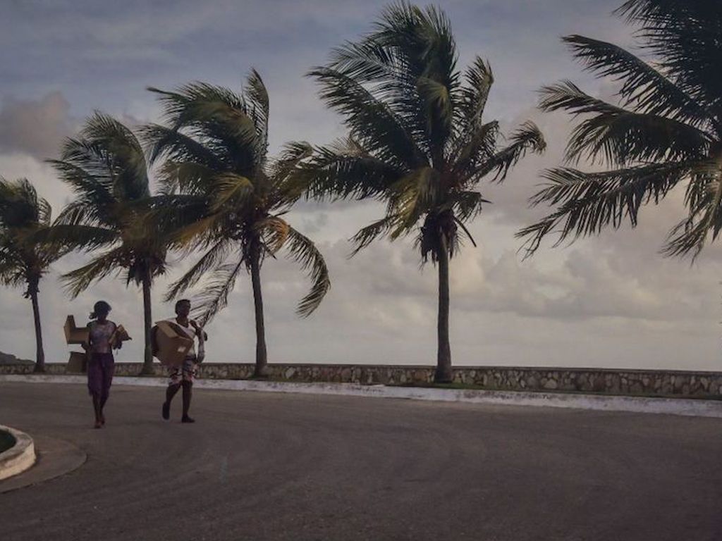 Irma azota Cuba y se encamina a EEUU