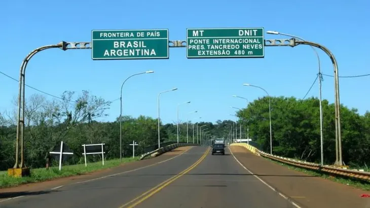 Paso fronterizo entre Argentina y Brasil en Puerto Iguazú, Misiones