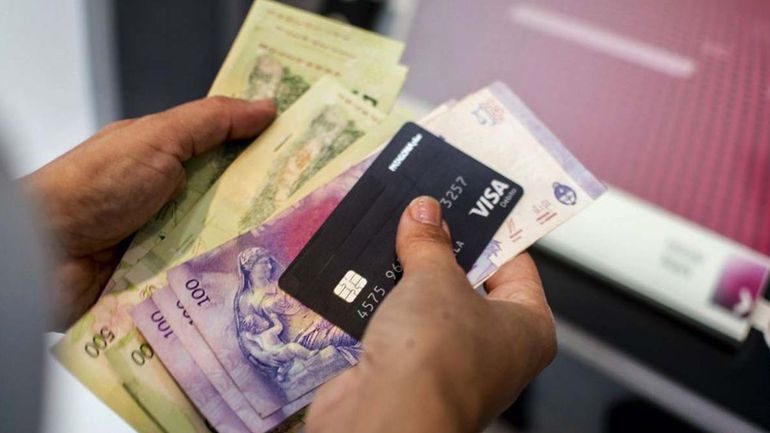 El Gobierno oficializó el aumento del Salario Mínimo Vital y Móvil: de cuánto será El Gobierno oficializó el aumento del Salario Mínimo Vital y Móvil: de cuánto será