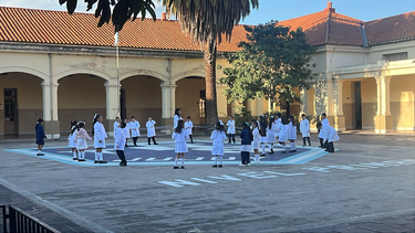 Primer día de clases. Alumnos de 3er grado Escuela Normal Juan Ignacio Gorriti