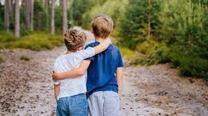 El 4 de marzo se celebra en Argentina el Día del Hermano para rendir homenaje a uno de nuestros familiares más cercanos, con los que crecemos, compartimos techo e incluso, en algunos casos habitación, ropa y confidencias.