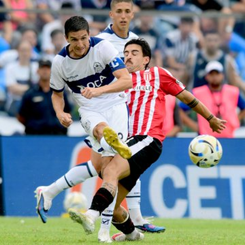 Gimnasia&nbsp;y&nbsp;Estudiantes&nbsp;empataron 0 a 0 en la fase de grupos de la&nbsp;Liga Profesional. El partido se caracterizó por una&nbsp;posesión&nbsp;de 49% para Gimnasia y 51% para Estudiantes, con 11 tiros al arco de Gimnasia frente a 13 de Estudiantes.