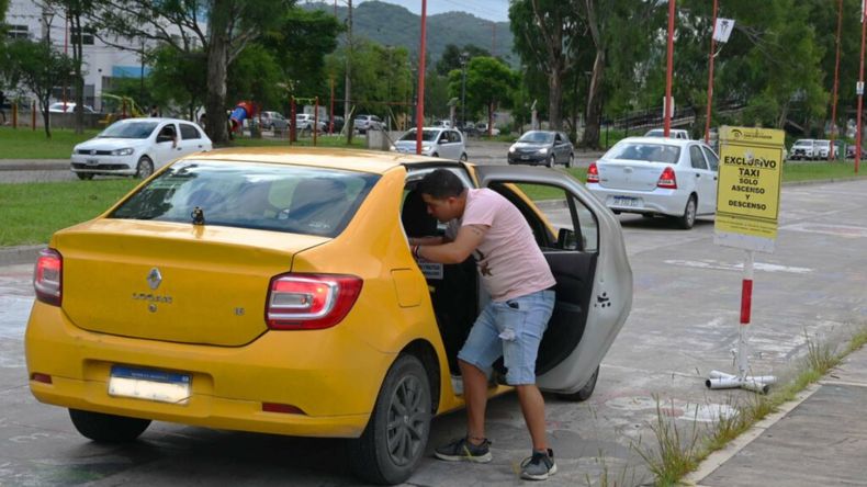 FNE 2025: operativo especial de colectivos y taxis por el Cultural Fest (Foto ilustrativa)