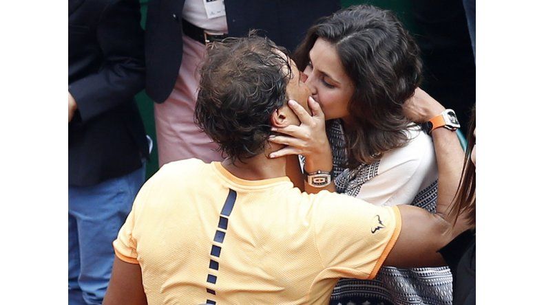 Nadal festeja junto a su pareja