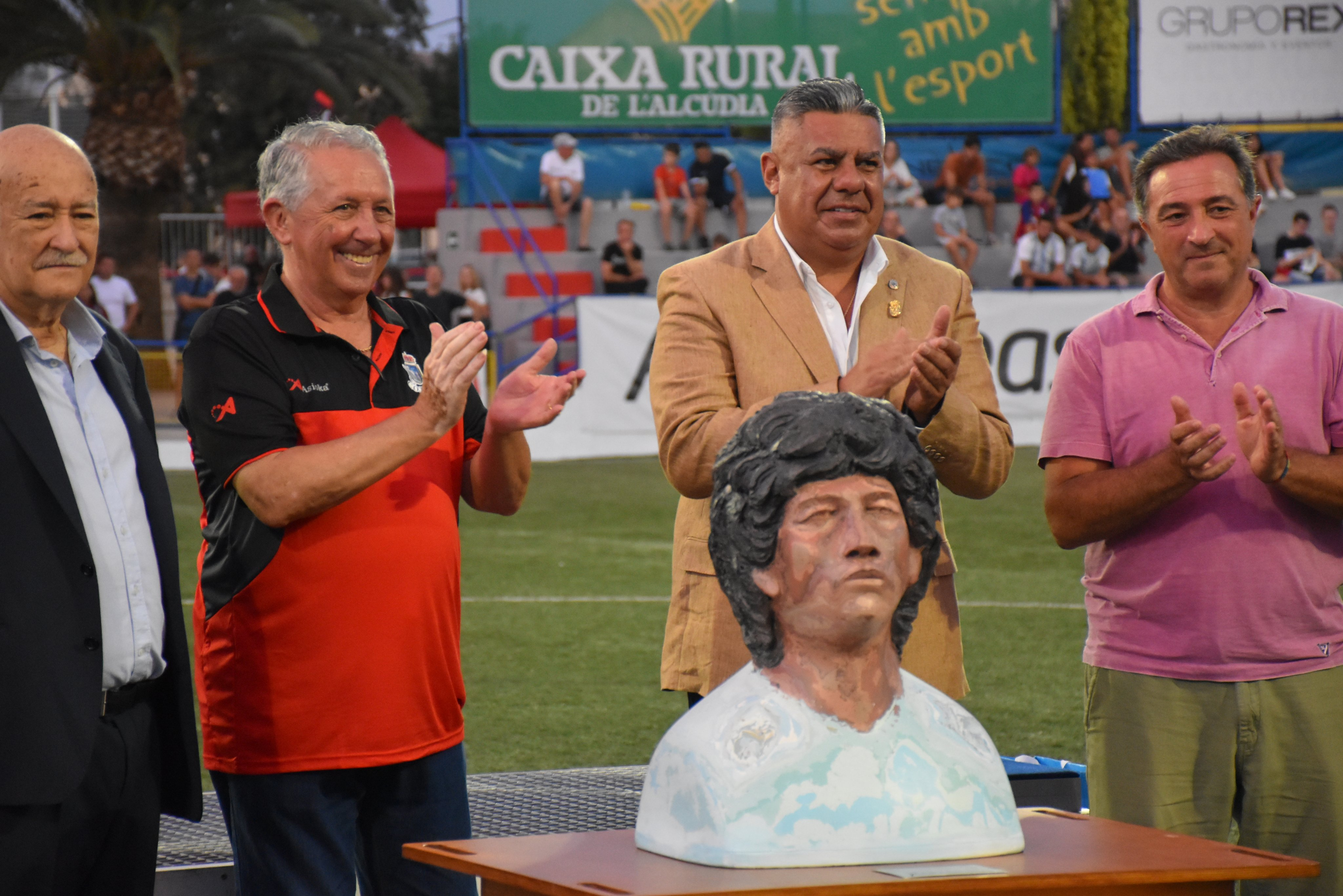 El homenaje a Diego Maradona en España.