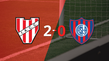 Instituto le ganó como anfitrión a San Lorenzo por 2-0