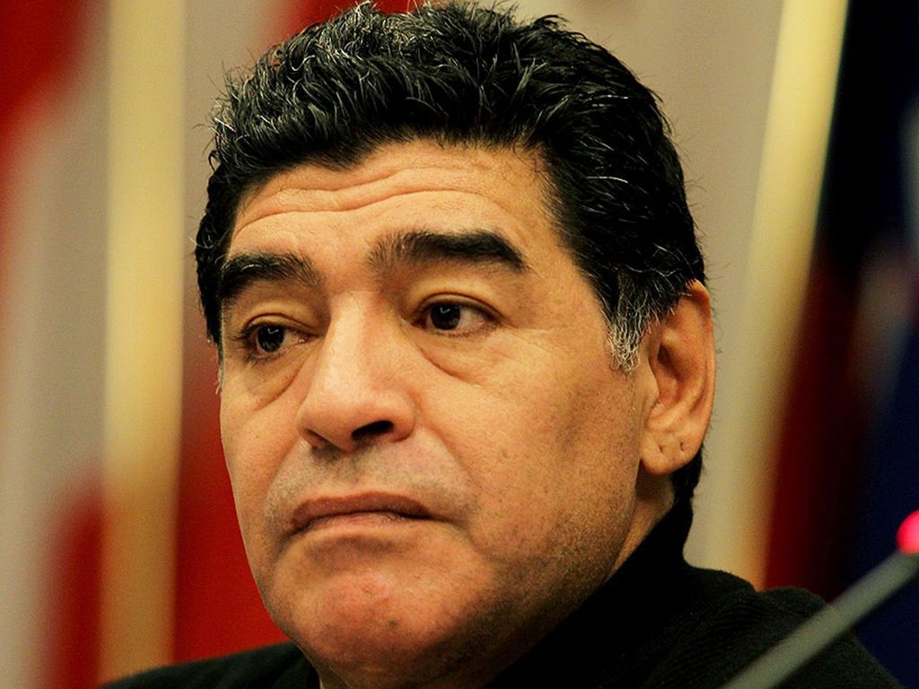 Maradona siempre en la mira
