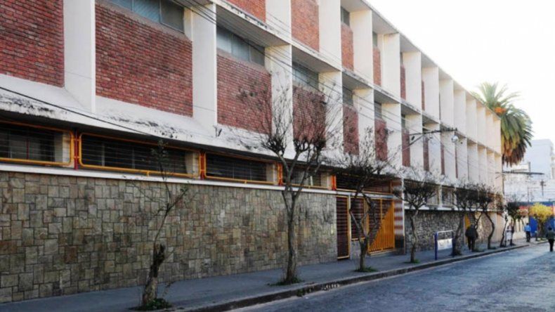 El Colegio Santa Bárbara suspendió sus actividades por el fallecimiento de una alumna