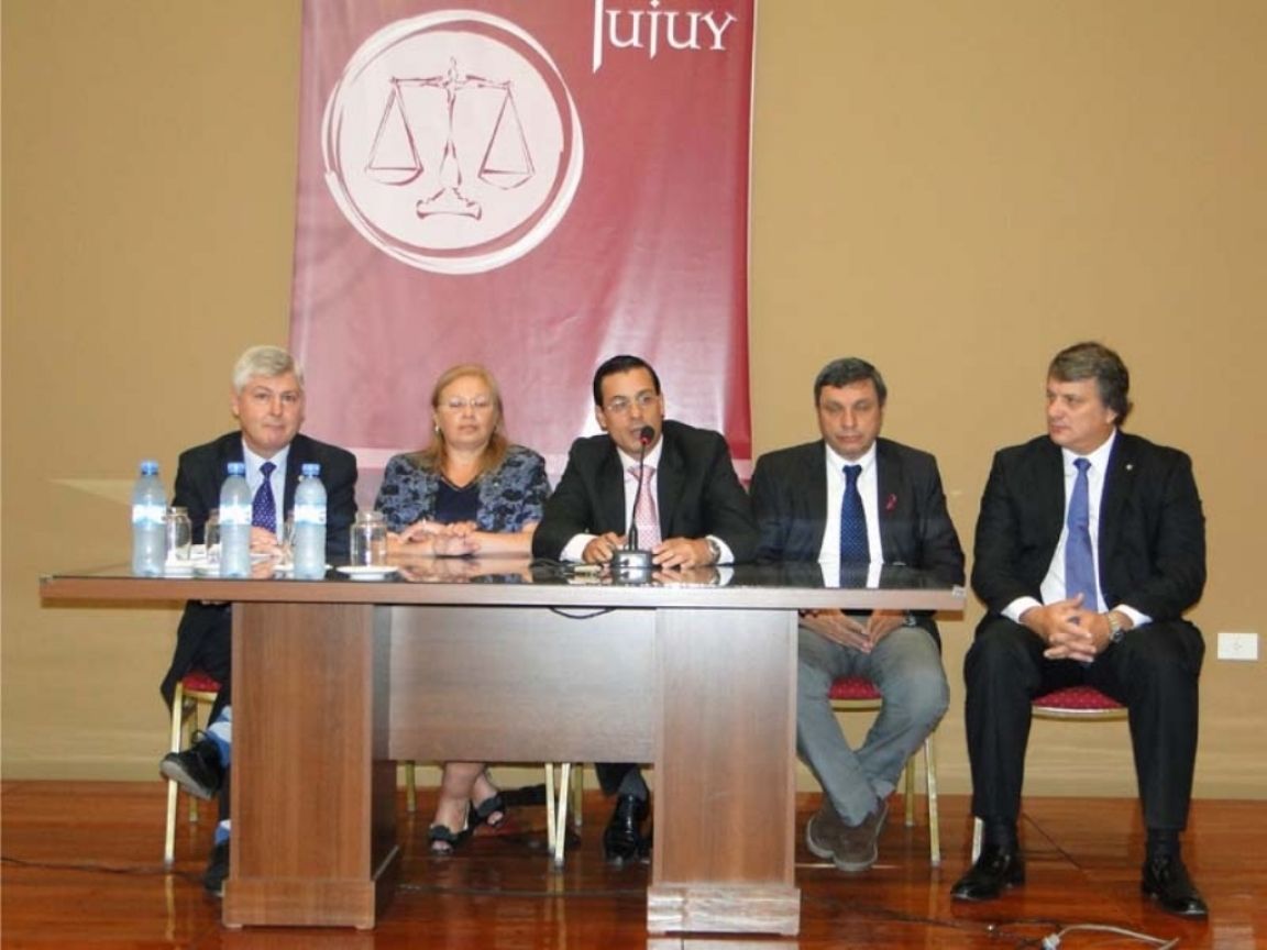 Funcionarios presentes