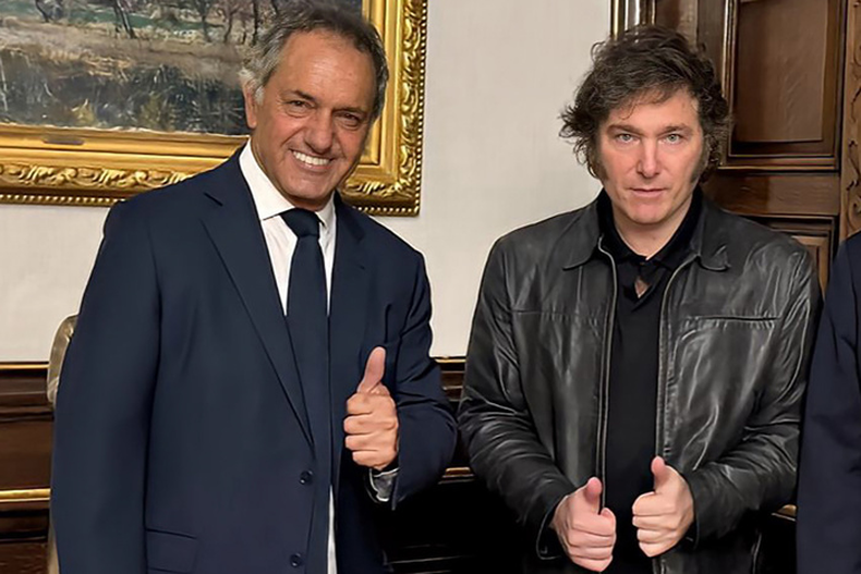 Daniel Scioli, Secretario de Turismo, Ambiente y Deportes, y Javier Milei. 