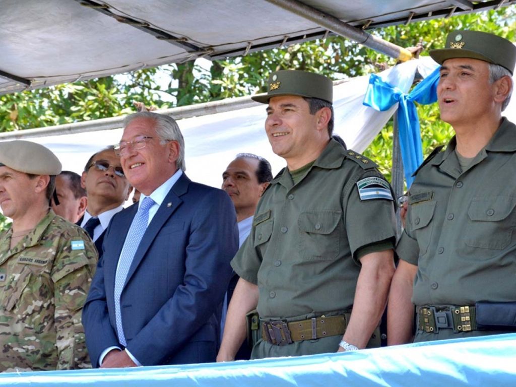 Acto por el cambio de guardia