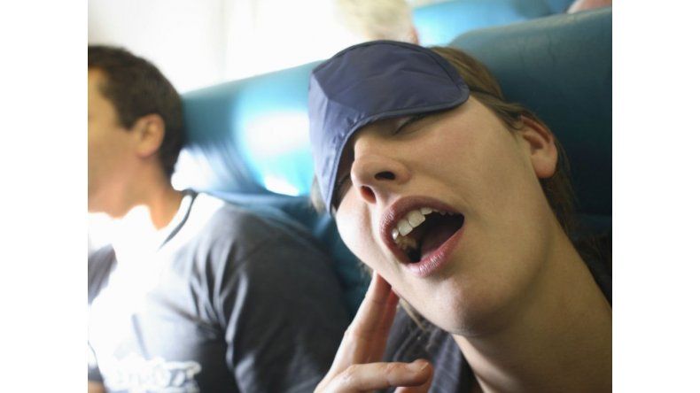 Dormir en el avión