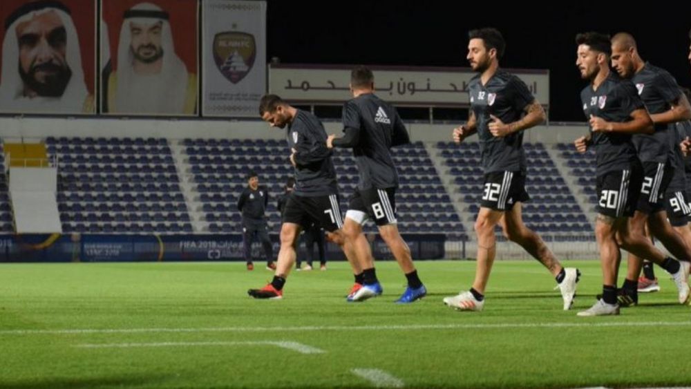 Primer entrenamiento de River Plate en Emiratos Árabes