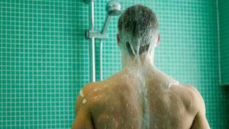 A la hora de ba&ntilde;arse, el tiempo de la ducha como la temperatura del agua son fundamentales.
