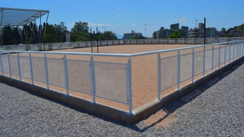 Cancha de arena para practicar fútbol de playa