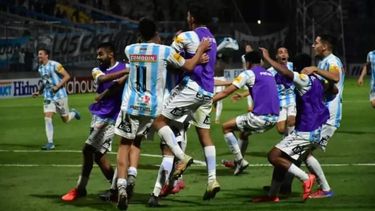 Gimnasia de Jujuy y Racing de Córdoba juegan en La Rioja