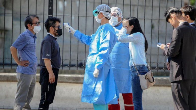 Menos de la mitad de los casos de coronavirus del pa&iacute;s est&aacute;n relacionados con viajes. Ya hay transmisi&oacute;n comunitaria en el conurbano de Buenos Aires.