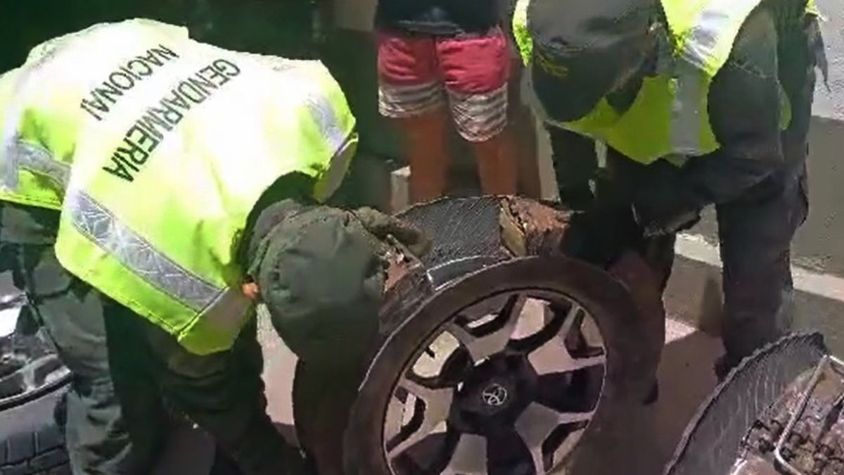 Llevabanocultos más de 58 kilos de cocaína en los neumáticos