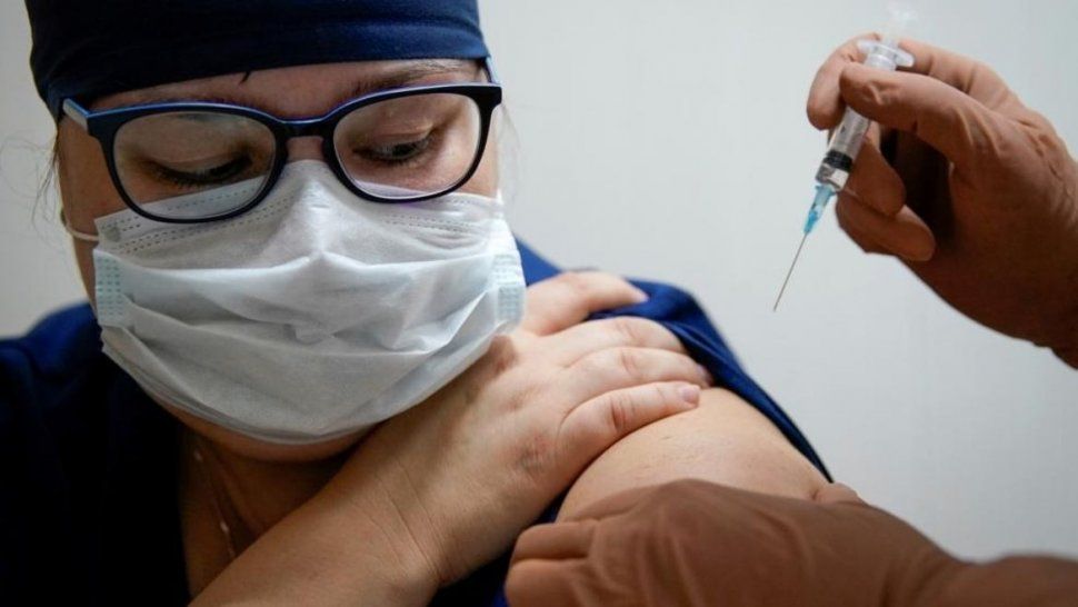 rusia asegura que su vacuna tiene un 95% de efectividad contra el covid