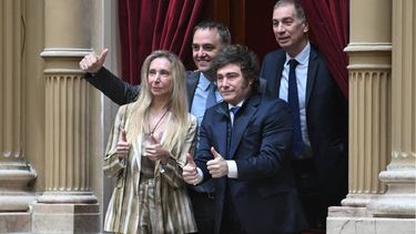 El Gobierno presentará hoy las reformas en el Congreso y llamó a sesiones extraordinarias