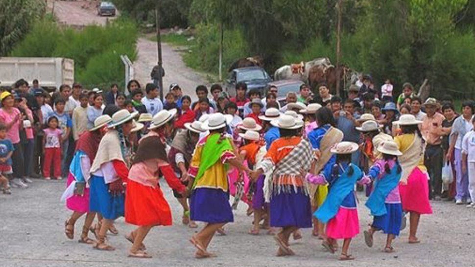 hoy es el dia del carnavalito, la musica que representa a los jujenos