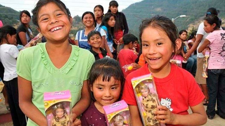 Chicos y chicas de Jujuy esperan la ayuda de la sociedad. 