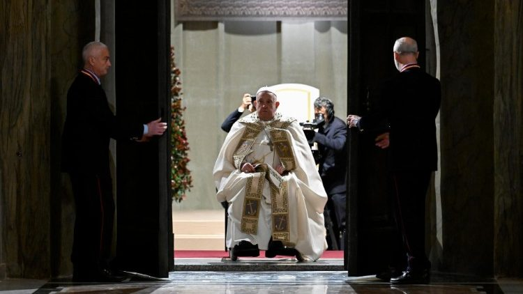 El Papa Francisco abrió la Puerta Santa de la Basílica de San Pedro e inauguró el Año Santo 2025.&nbsp;