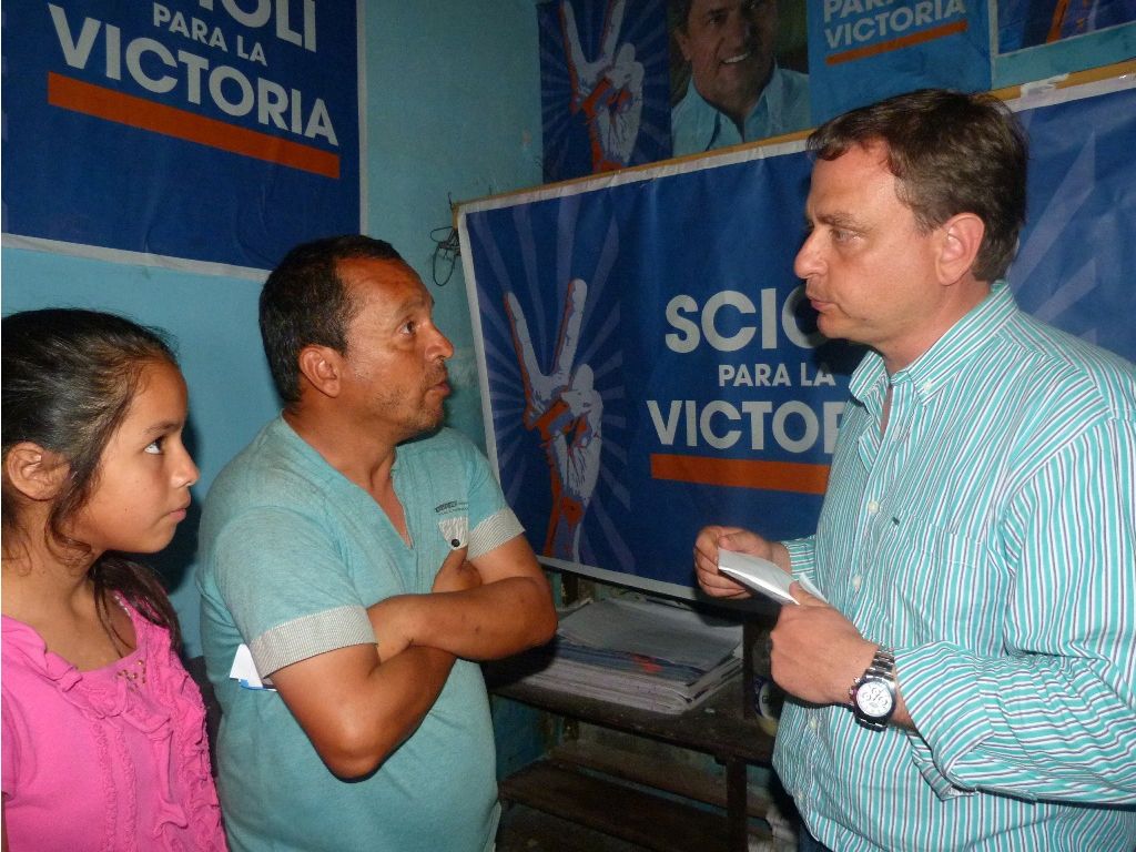 Snopek con los vecinos de Yuto