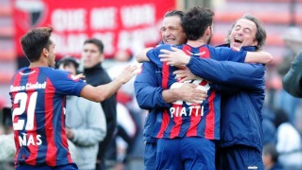 Piatti festeja con Pizzi