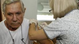 Covid-19: Más del 75% de los mayores de 40 años no se aplicó el refuerzo de la vacuna.