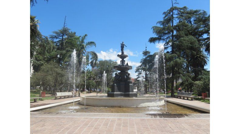 Fuente Plaza Belgrano