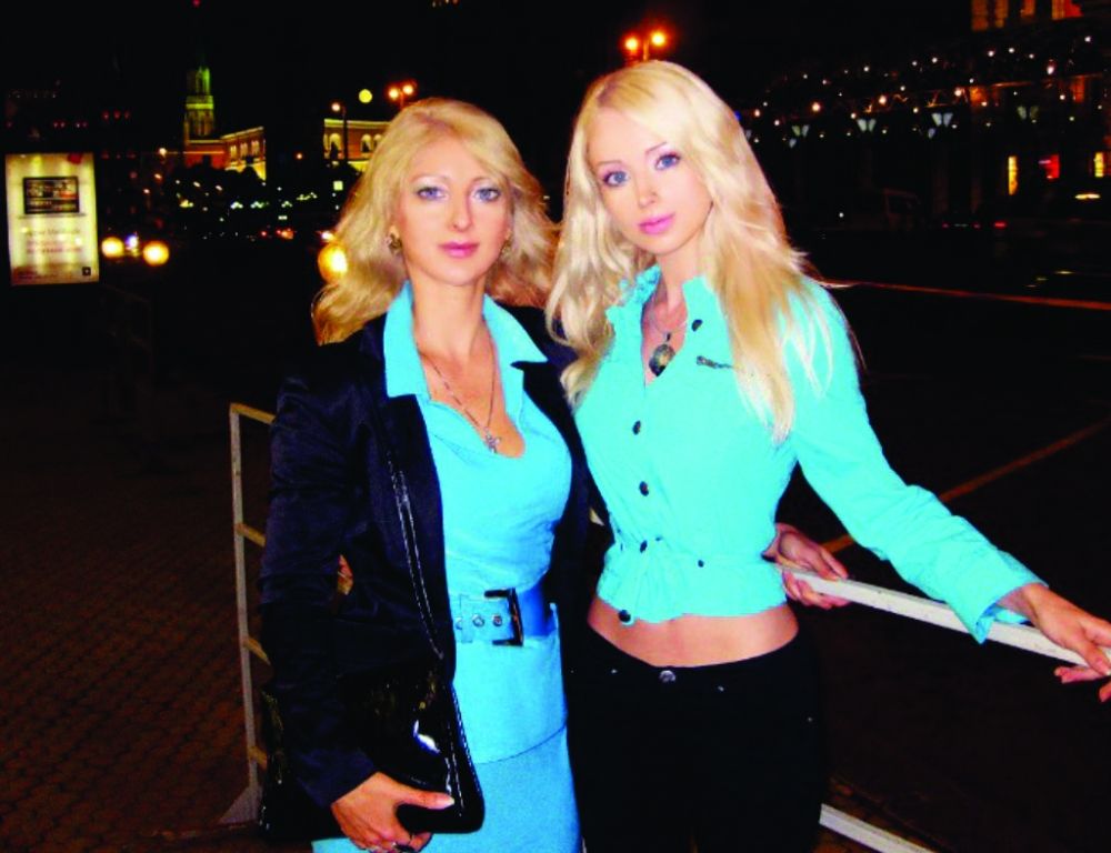 Valeria Lukyanova y su mamá