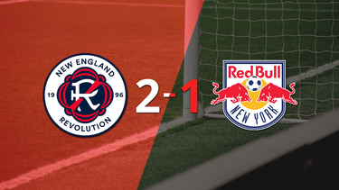 New England Revolution gana 2-1 a New York Red Bulls con doblete de Carles Gil y un gol agónico
