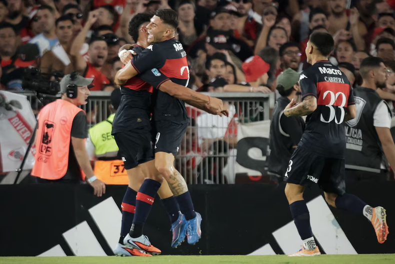 Goleada de Tigre ante River Plate.