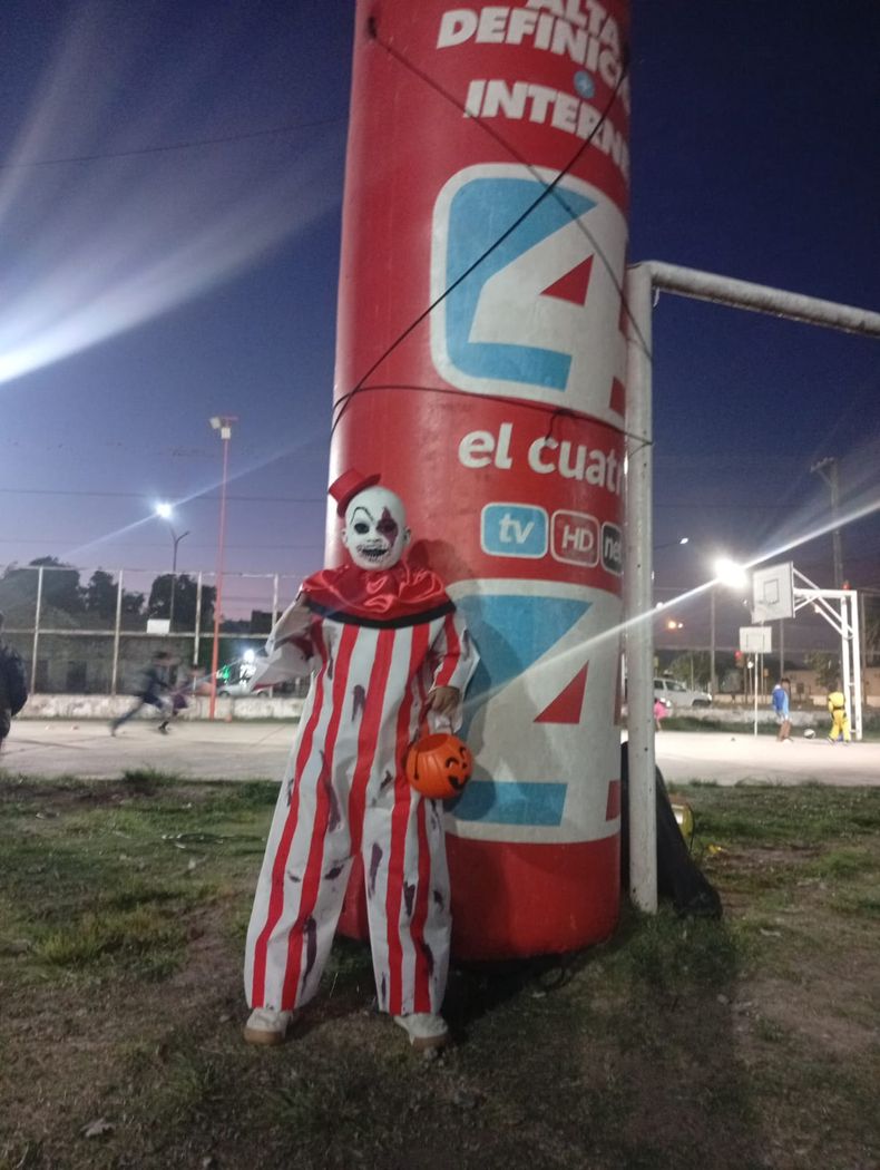 Halloween con Canal 4 y club Comercio.