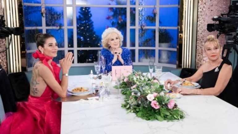 Mirtha junto a Juana Viale y Marcela Tinayre 