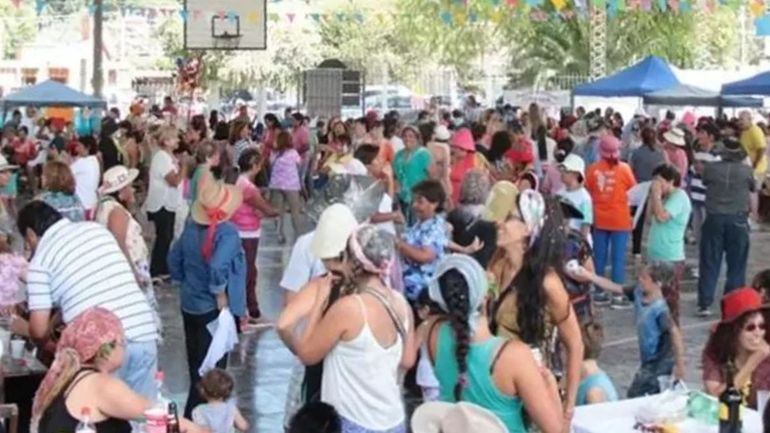 La delegación municipal de Villa Jardín de Reyes (Av. Cafrune 1561) organiza el festejo del jueves de comadres con música en vivo y gastronomía típica.