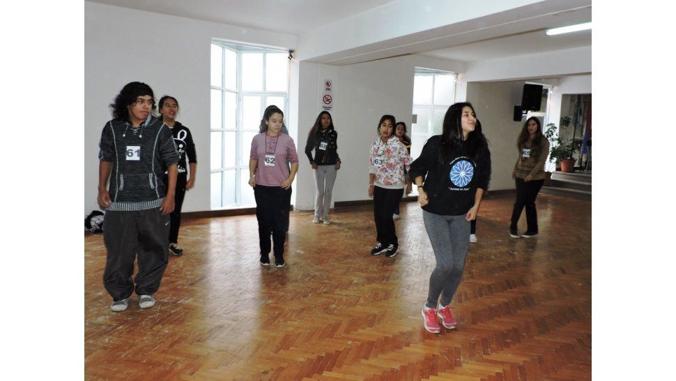 Estudiantes realizan el casting