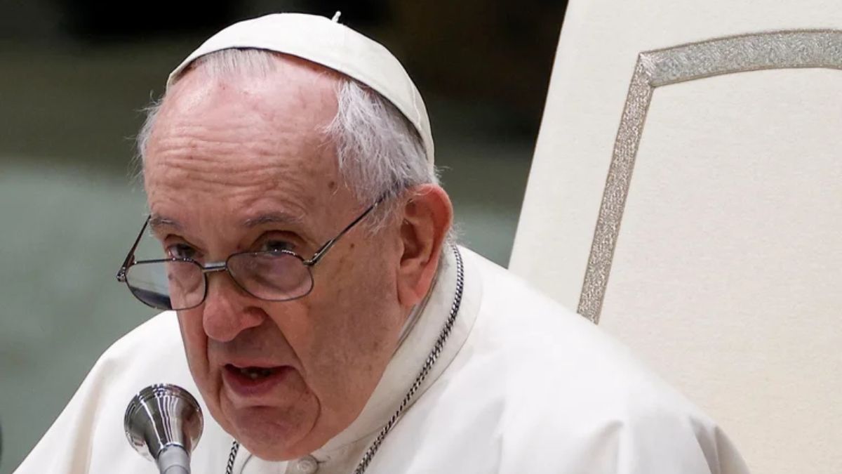 El Papa Francisco se refirió al conflicto entre Ucrania y Rusia, y aseguro que piensa en las madres jóvenes que huyen con sus hijos de las guerras.
